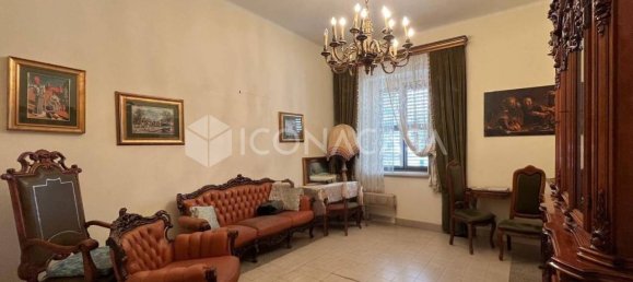2 Schlafzimmer Wohnung in Bari, Italy, Nr. 262779 3