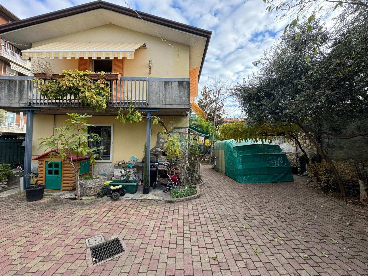 4 rooms Villa in Verona, Italy No. 232637