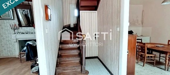 3 bedrooms House in Juvigne, France No. 289333 9