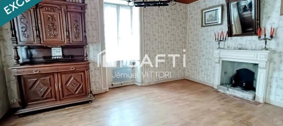 3 bedrooms House in Juvigne, France No. 289333 7