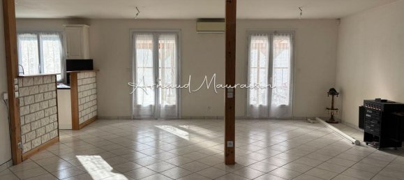 Casa de 4 dormitorios en Orry-la-Ville, France No. 66064 3