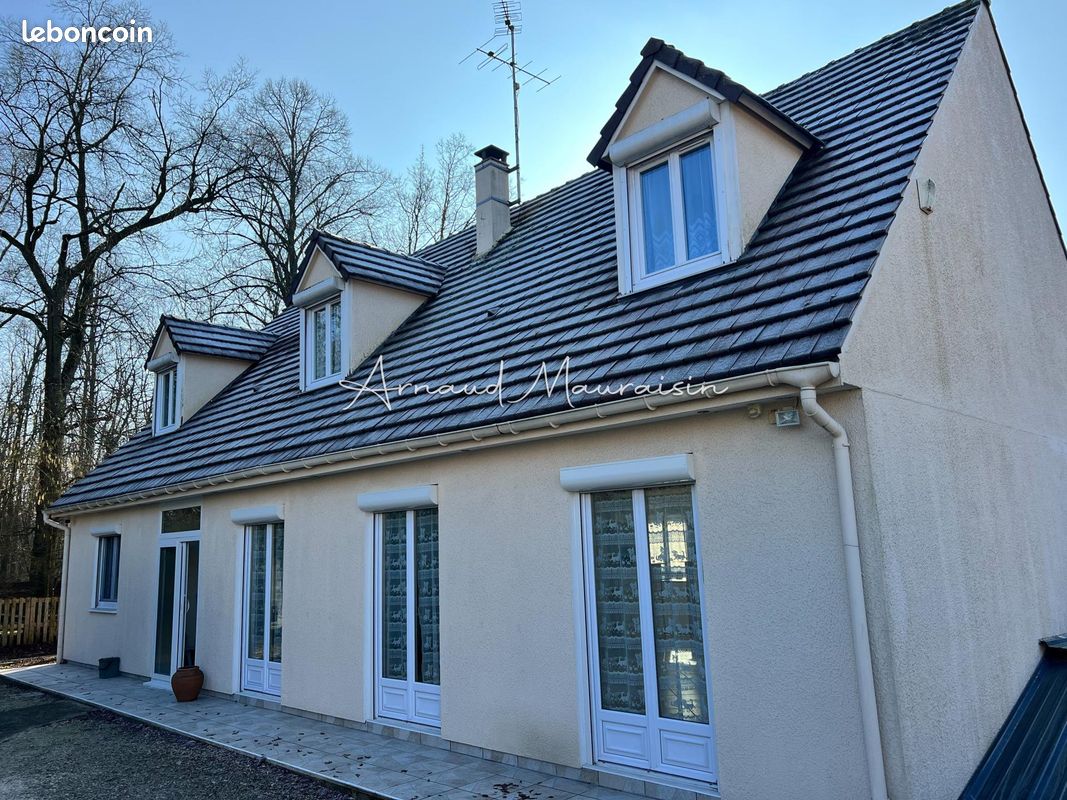 Casa de 4 dormitorios en Orry-la-Ville, France No. 66064