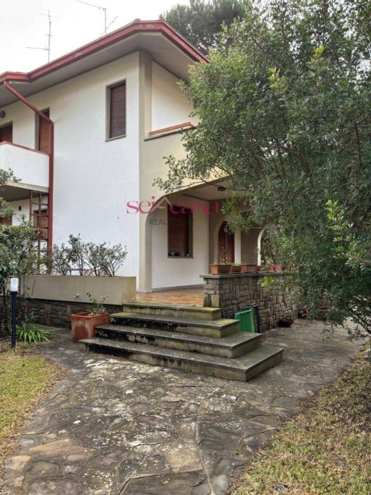 Вилла с 3 спальнями в Гроссето, Италия № 175362