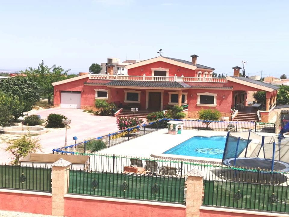 4 Schlafzimmer Villa in Alicante, Spain, Nr. 176075