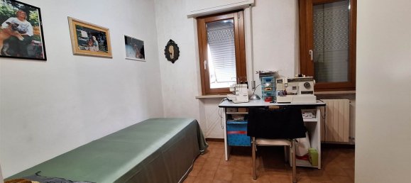 5 rooms Apartment in Treia, Italy No. 195939 2