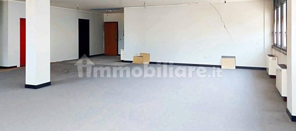 136m² Office in Delebio, Italy No. 317771 6