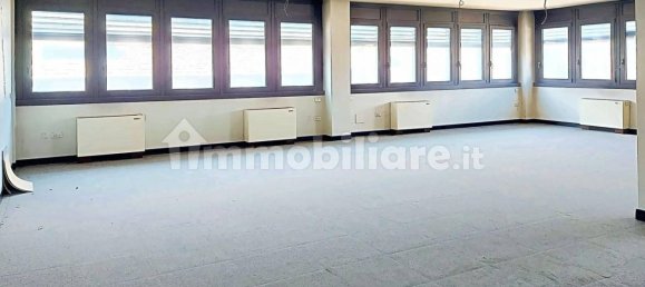 136m² Office in Delebio, Italy No. 317771 3