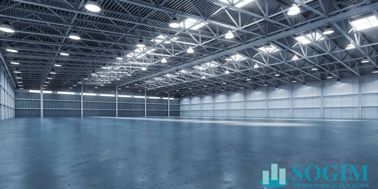 4-salle Entrepôt à Como, Italy No. 229072