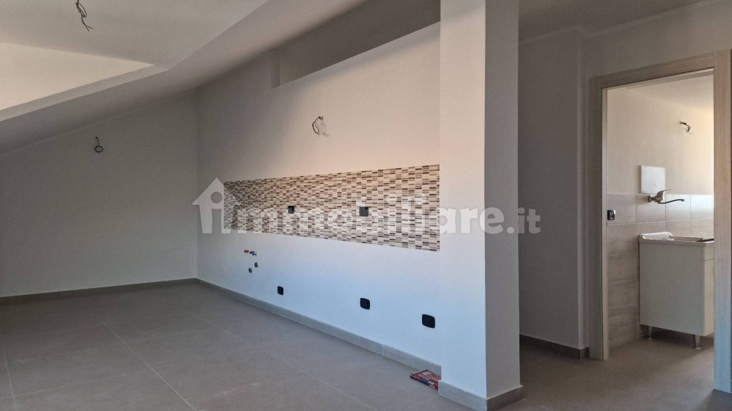3 Schlafzimmer Wohnung in Aci Sant'Antonio, Italy, Nr. 287849