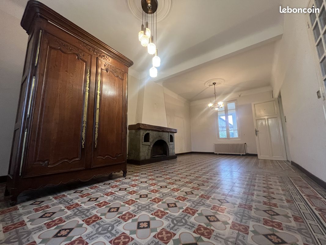 6 bedrooms House in Capendu, France No. 189718