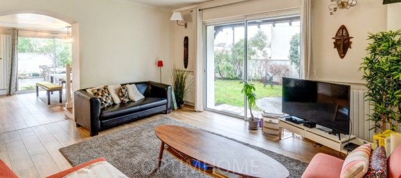 5 bedrooms Villa in Chatou, France No. 184168 8