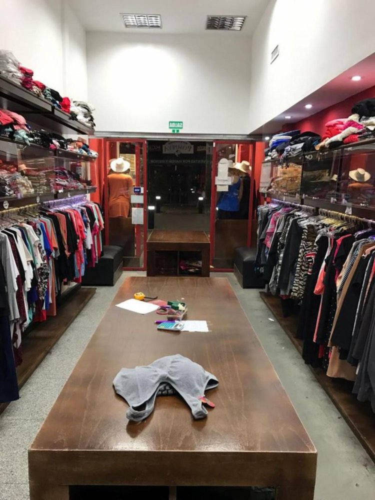 100m² Commercial property in Bermudez, Argentina No. 26847