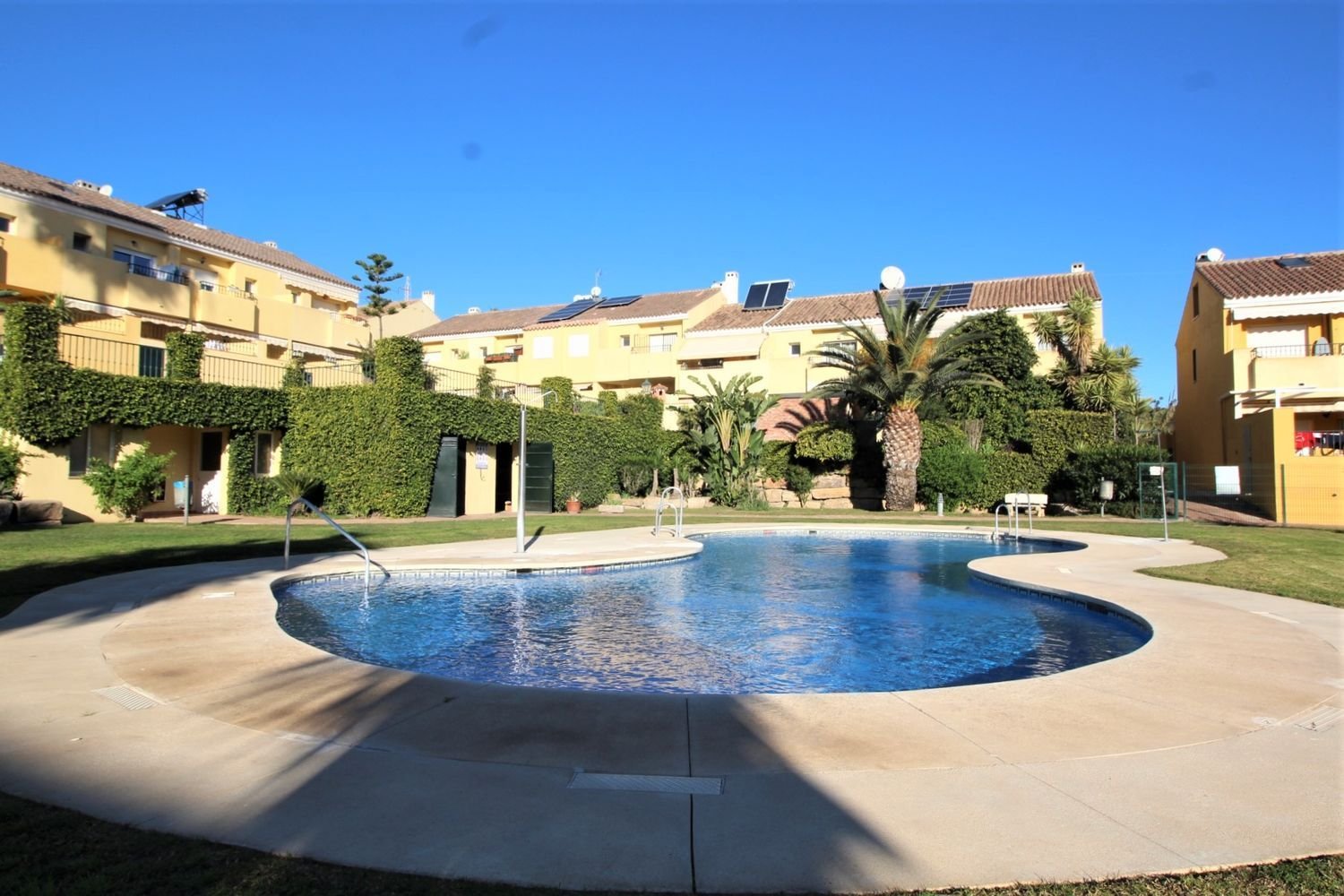 3 bedrooms Townhouse in Estepona, Spain No. 24563