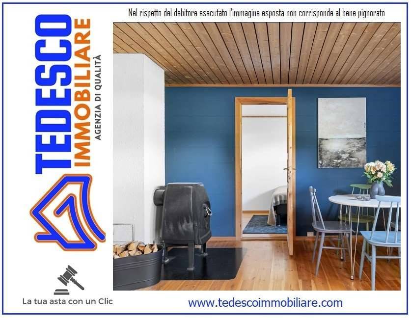 5 rooms Apartment in Benevento, Italy No. 293992