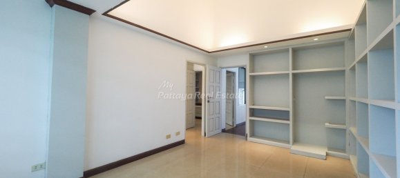 8 Schlafzimmer Stadthaus in Bang Lamung, Thailand, Nr. 57835 7