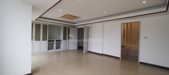 8 Schlafzimmer Stadthaus in Bang Lamung, Thailand, Nr. 57835 30