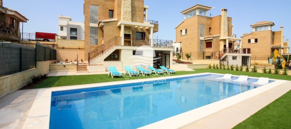 4 bedrooms Villa in La Nucia, Spain No. 4266 25