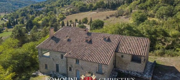 6 bedrooms House in Montone, Italy No. 107683 2