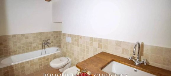 6 bedrooms House in Montone, Italy No. 107683 9