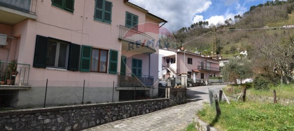 5 rooms Apartment in Bagni di Lucca, Italy No. 85786 3