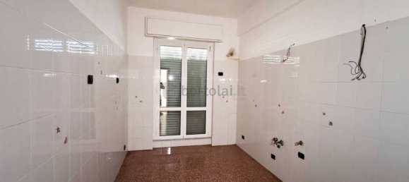 Apartamento de 1 dormitorio en Genoa, Italy No. 299259 5