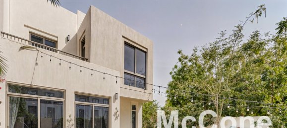 Villa T4 em Town Square, UAE N.º 32405 29