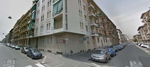 5 rooms Apartment in Turin, Italy No. 299835 5
