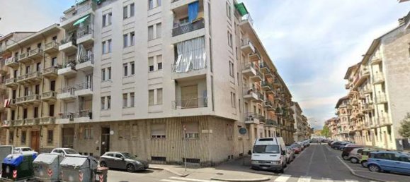 5 rooms Apartment in Turin, Italy No. 299835 7