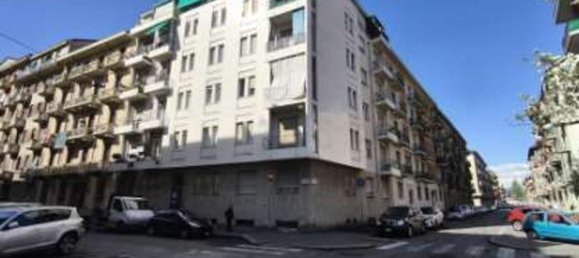5 rooms Apartment in Turin, Italy No. 299835 8