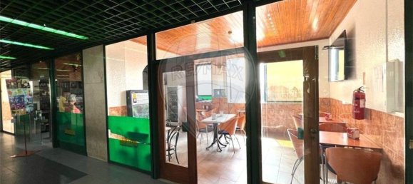 40m² Commercial property in Felgueiras, Portugal No. 60497 5