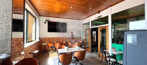 40m² Commercial property in Felgueiras, Portugal No. 60497 7