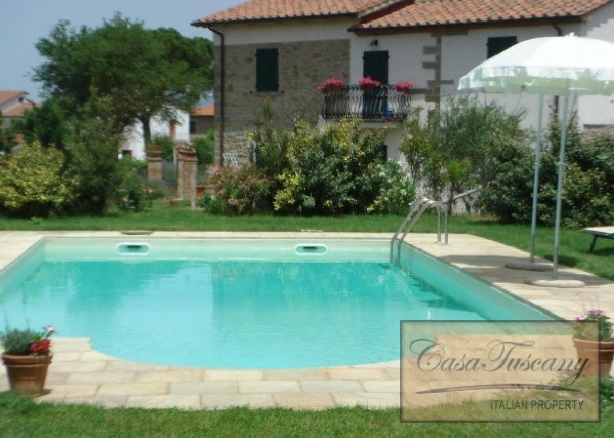 8 bedrooms Apartment in Cortona, Italy No. 393