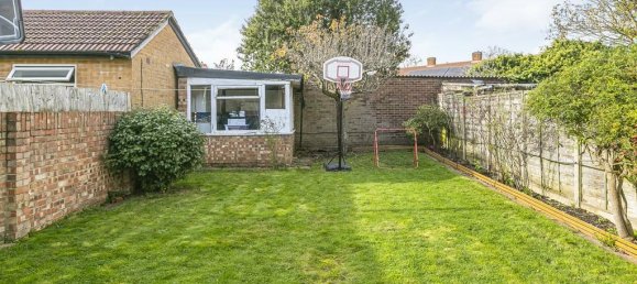 4 bedrooms House in Hounslow, United Kingdom No. 8493 20