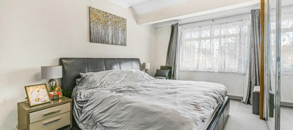 4 bedrooms House in Hounslow, United Kingdom No. 8493 13