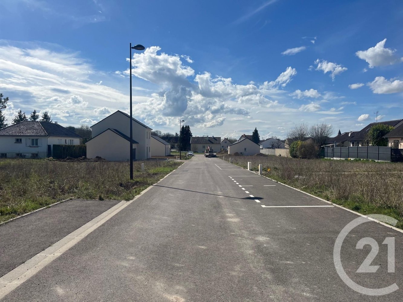 Grundstück in Sarry, France, Nr. 94311