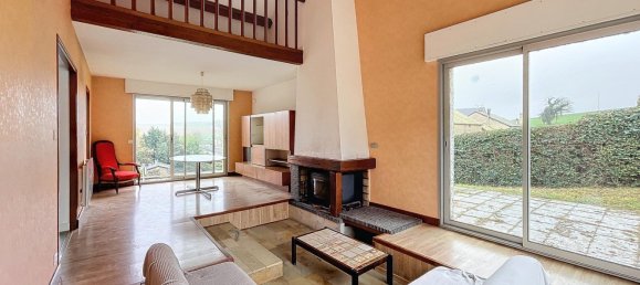 3 bedrooms House in Evigny, France No. 209375 2