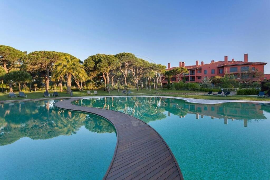 Apartamento de 3 dormitorios en Cascais, Portugal No. 75286