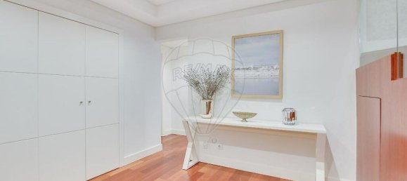 Apartamento de 3 dormitorios en Cascais, Portugal No. 75286 4