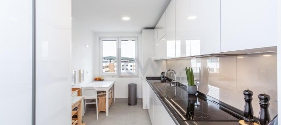 3 bedrooms Duplex in Loures, Portugal No. 134359 2