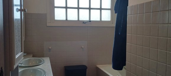 4 Schlafzimmer Haus in Gracay, France, Nr. 48343 6