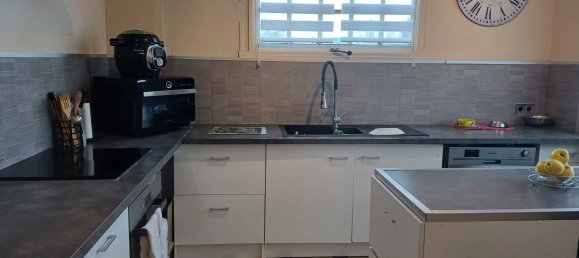 4 Schlafzimmer Haus in Gracay, France, Nr. 48343 2