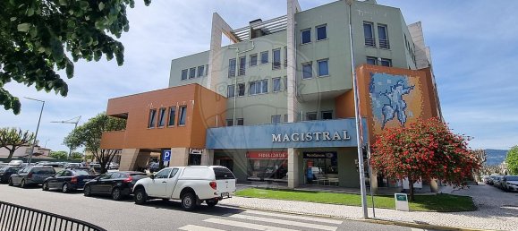 30m² Commercial property in Tondela, Portugal No. 39534 3