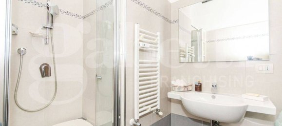 3 bedrooms Apartment in Milan, Italy No. 332124 25