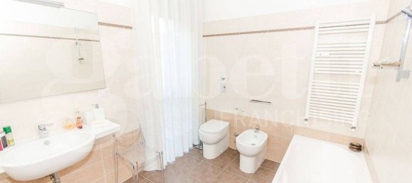 3 bedrooms Apartment in Milan, Italy No. 332124 24