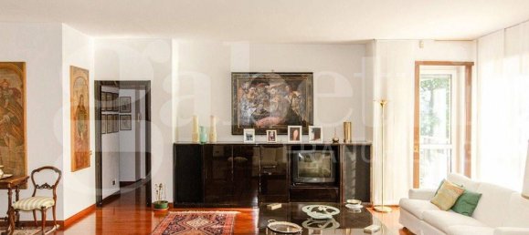 3 bedrooms Apartment in Milan, Italy No. 332124 5