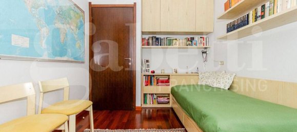 3 bedrooms Apartment in Milan, Italy No. 332124 21