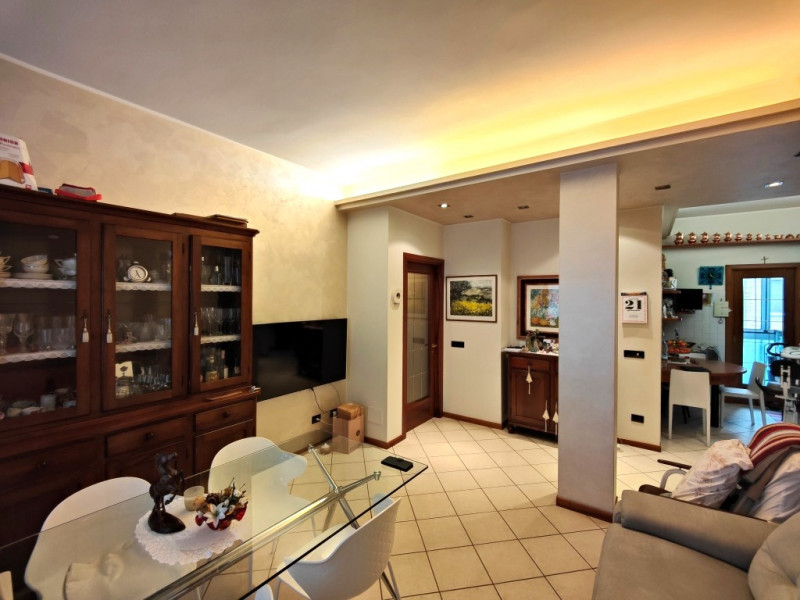 3 bedrooms Apartment in Verona, Italy No. 88010