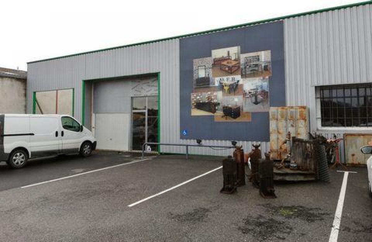 252m² Factory in Albi, France No. 19607