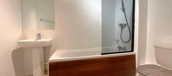 1 bedroom Apartment in Leatherhead, United Kingdom No. 13894 3