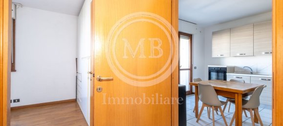 2 bedrooms Apartment in Bergamo, Italy No. 380833 4